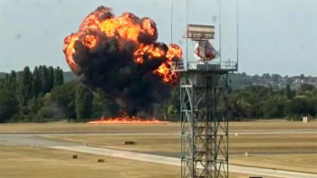 लन्डन विमानस्थलमा विमान दुर्घटना, अनिश्चितकालका लागि विमानस्थल बन्द