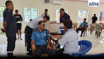 विश्व दृष्टि दिवसमा पर्साका प्रहरीलाई लक्षित गरी निःशुल्क आँखा परीक्षण शिविर सम्पन्न