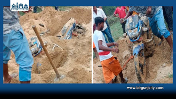 शङ्कास्पद रूपमा जमिनमा गाडिएको मोटरसाइकल फेला