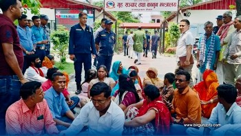 रोजगारी र प्रतिष्ठान सदस्य नियुक्तिको माग गर्दै मधेश आन्दोलनका सहिद परिवारको धर्ना दोस्रो दिनपनी जारी