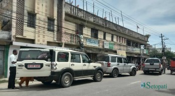 खानेपानी मन्त्रीको पक्षमा प्रदर्शन गर्न सरकारी गाडीको दुरुपयोग