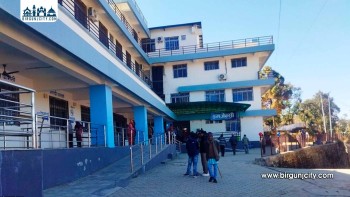 बैतडी बस दुर्घटनाः २३ जनाको डडेलधुरा अस्पतालमा उपचार भइरहेको