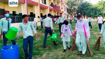 विद्यार्थीको पहलमा विद्यालय सरसफाई : वातावरण सचेतना अभियानमा श्री दुर्गा नमुना माविका विद्यार्थीहरू सक्रिय