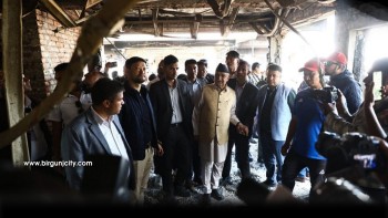 बालकोटस्थित निवासमा आगलागीपछि ओलीको अवलोकन