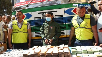 ट्रकमा २५ करोड बढी चीन लाने क्रममा पक्राउ परेका ‘फुच्चे’ (तस्विरहरु)