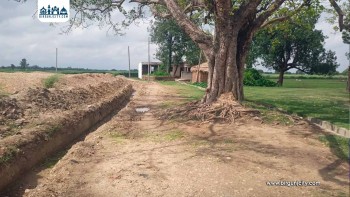 पोखरिया–५ सतवरियामा सडक साँघुरो पार्ने प्रयास, स्थानीयको कडा विरोध