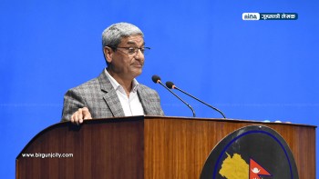 पूर्वविशिष्टलाई दिने सेवा सुविधालाई व्यवस्थित बनाउन कानून बनाउन लागेका हौँ : गृहमन्त्री रमेश लेखक