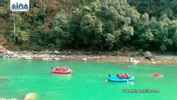 हिउँदमा पनि भोटेकोशी–सुनकोशीमा साहसिक जलयात्राको आकर्षण बढ्दो